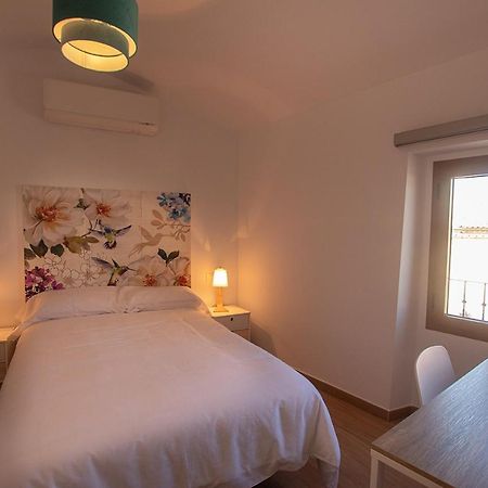 Apartamentos Turisticos Abrilymarzo Caceres Bagian luar foto