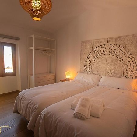 Apartamentos Turisticos Abrilymarzo Caceres Bagian luar foto