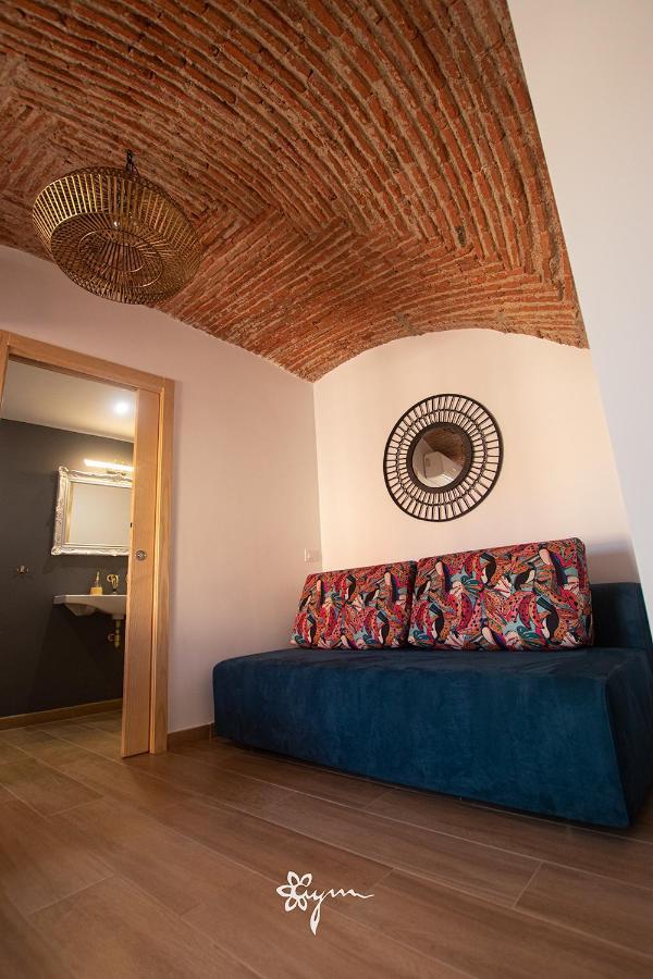 Apartamentos Turisticos Abrilymarzo Caceres Bagian luar foto