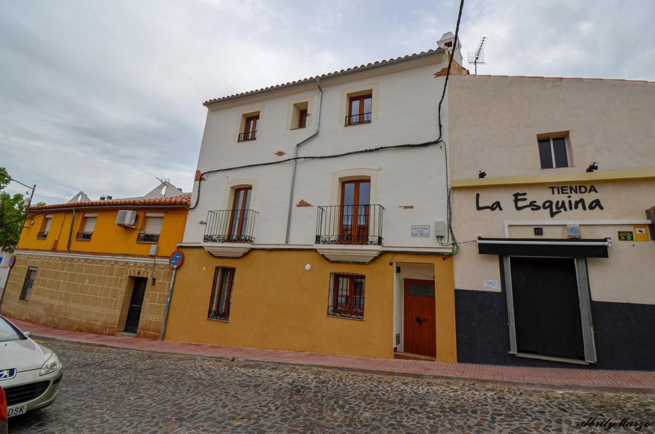 Apartamentos Turisticos Abrilymarzo Caceres Bagian luar foto